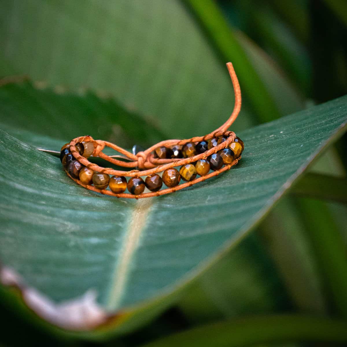 Bracelet FELID en pierres naturelles d'oeil de tigre et cuir - SLOYA